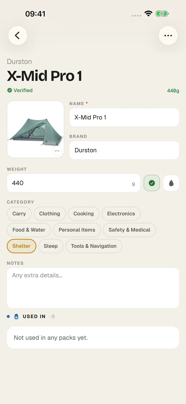 A gear item detail page in the PackTracker app